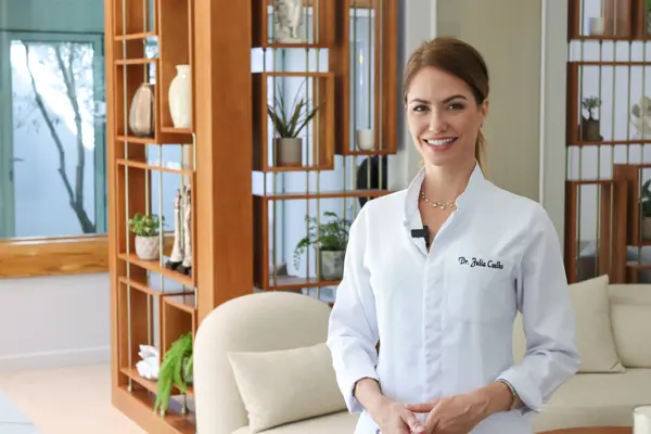Dr. Julia Coelho
